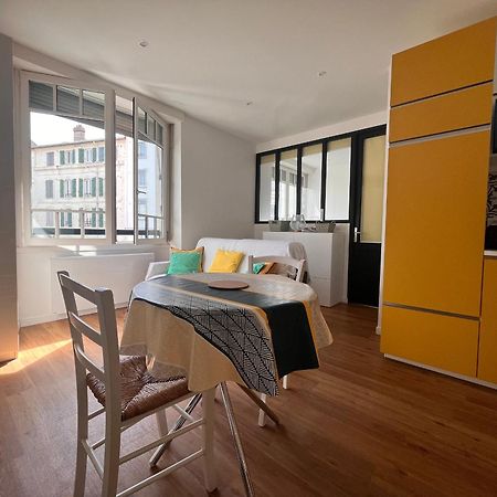Appartement Lumineux 1 Chambre Au Coeur De Saint-Jean-De-Luz, Proche Plage Et Halles - Fr-1-239-890 Экстерьер фото